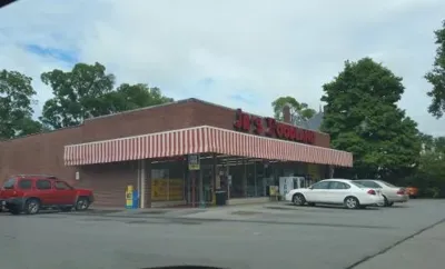 JR's Foodland, business photo 1